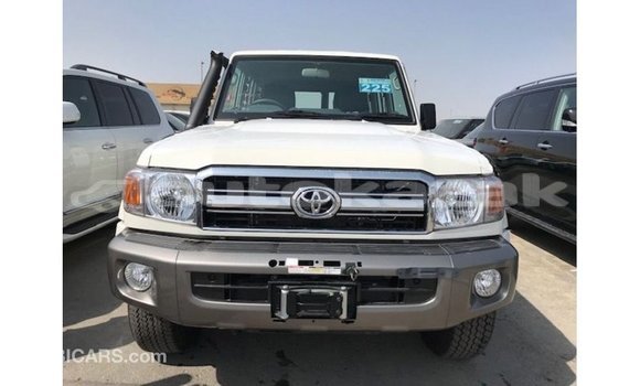 Buy Import Toyota Land Cruiser White Car in Import - Dubai in Akmecet Buy Import Toyota Land Cruiser White Car in Import - Dubai in Akmecet