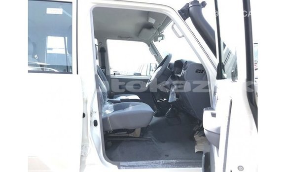 Buy Import Toyota Land Cruiser White Car in Import - Dubai in Akmecet Buy Import Toyota Land Cruiser White Car in Import - Dubai in Akmecet