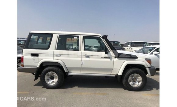 Buy Import Toyota Land Cruiser White Car in Import - Dubai in Akmecet Buy Import Toyota Land Cruiser White Car in Import - Dubai in Akmecet