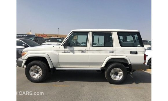 Buy Import Toyota Land Cruiser White Car in Import - Dubai in Akmecet Buy Import Toyota Land Cruiser White Car in Import - Dubai in Akmecet