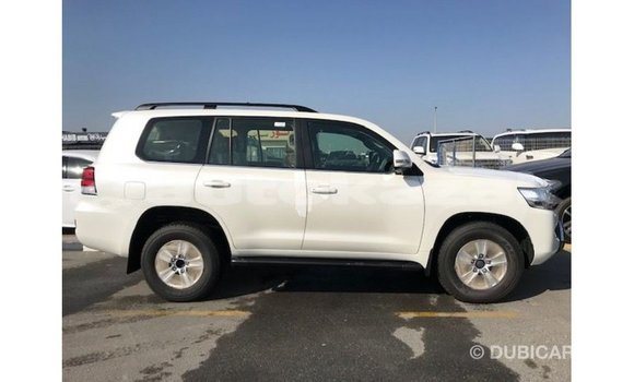 Buy Import Toyota Land Cruiser White Car in Import - Dubai in Akmecet Buy Import Toyota Land Cruiser White Car in Import - Dubai in Akmecet