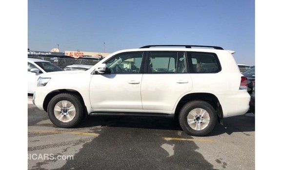 Buy Import Toyota Land Cruiser White Car in Import - Dubai in Akmecet Buy Import Toyota Land Cruiser White Car in Import - Dubai in Akmecet