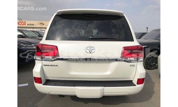 Buy Import Toyota Land Cruiser White Car in Import - Dubai in Akmecet Buy Import Toyota Land Cruiser White Car in Import - Dubai in Akmecet