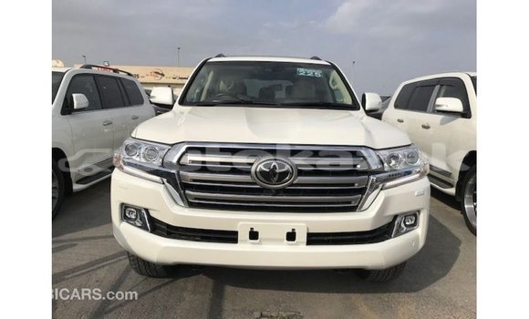 Buy Import Toyota Land Cruiser White Car in Import - Dubai in Akmecet Buy Import Toyota Land Cruiser White Car in Import - Dubai in Akmecet