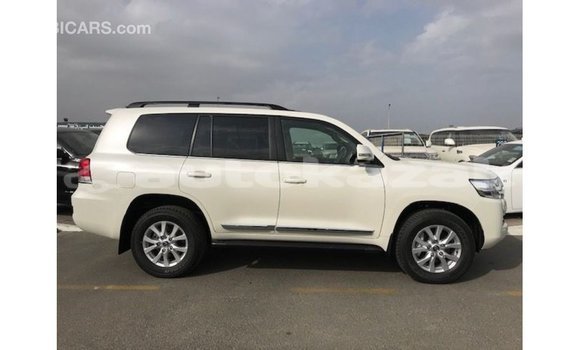 Buy Import Toyota Land Cruiser White Car in Import - Dubai in Akmecet Buy Import Toyota Land Cruiser White Car in Import - Dubai in Akmecet