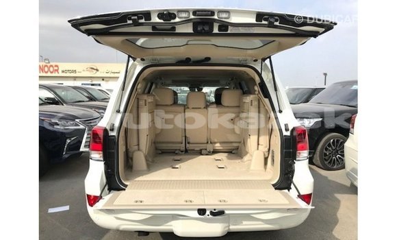 Buy Import Toyota Land Cruiser White Car in Import - Dubai in Akmecet Buy Import Toyota Land Cruiser White Car in Import - Dubai in Akmecet