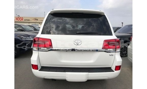 Buy Import Toyota Land Cruiser White Car in Import - Dubai in Akmecet Buy Import Toyota Land Cruiser White Car in Import - Dubai in Akmecet