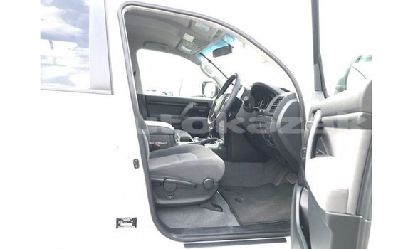Buy Import Toyota Land Cruiser White Car in Import - Dubai in Akmecet Buy Import Toyota Land Cruiser White Car in Import - Dubai in Akmecet