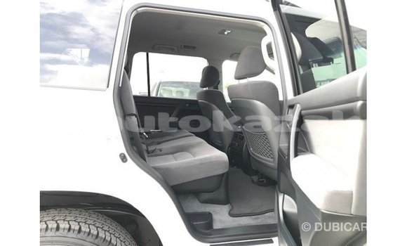Buy Import Toyota Land Cruiser White Car in Import - Dubai in Akmecet Buy Import Toyota Land Cruiser White Car in Import - Dubai in Akmecet