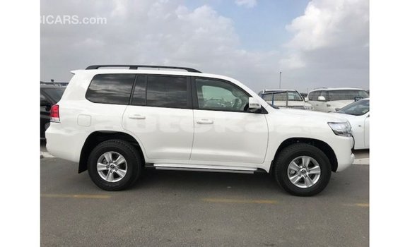 Buy Import Toyota Land Cruiser White Car in Import - Dubai in Akmecet Buy Import Toyota Land Cruiser White Car in Import - Dubai in Akmecet