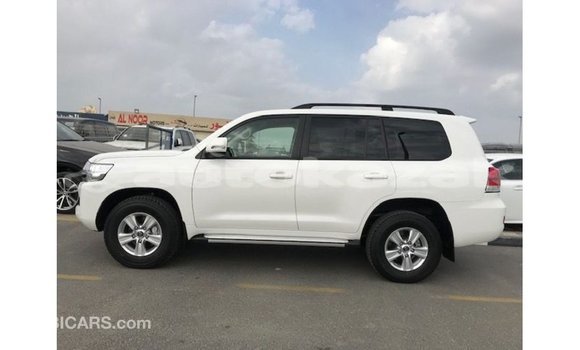Buy Import Toyota Land Cruiser White Car in Import - Dubai in Akmecet Buy Import Toyota Land Cruiser White Car in Import - Dubai in Akmecet