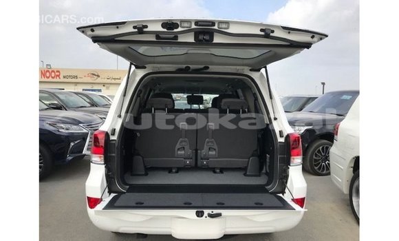 Buy Import Toyota Land Cruiser White Car in Import - Dubai in Akmecet Buy Import Toyota Land Cruiser White Car in Import - Dubai in Akmecet