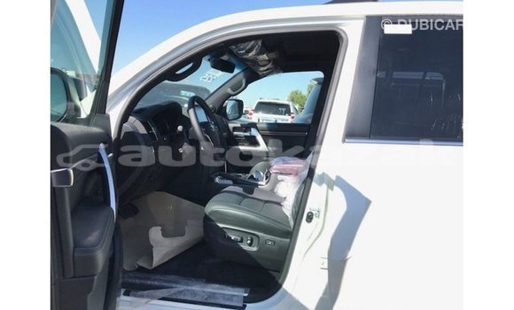 Buy Import Toyota Land Cruiser White Car in Import - Dubai in Akmecet Buy Import Toyota Land Cruiser White Car in Import - Dubai in Akmecet