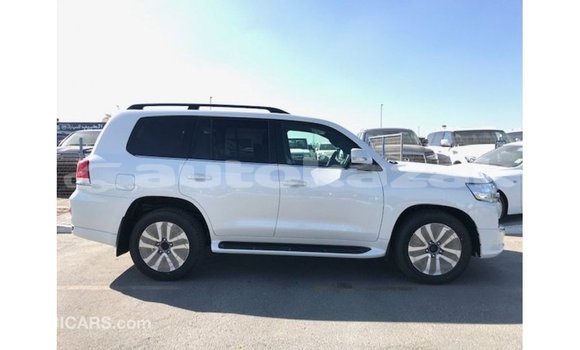 Buy Import Toyota Land Cruiser White Car in Import - Dubai in Akmecet Buy Import Toyota Land Cruiser White Car in Import - Dubai in Akmecet