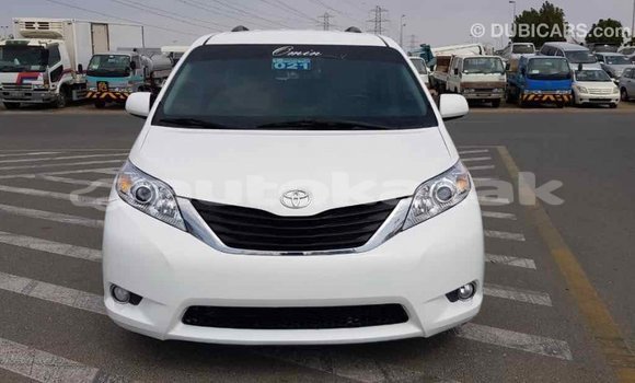 Buy Import Toyota Sienna White Car in Import - Dubai in Akmecet Buy Import Toyota Sienna White Car in Import - Dubai in Akmecet