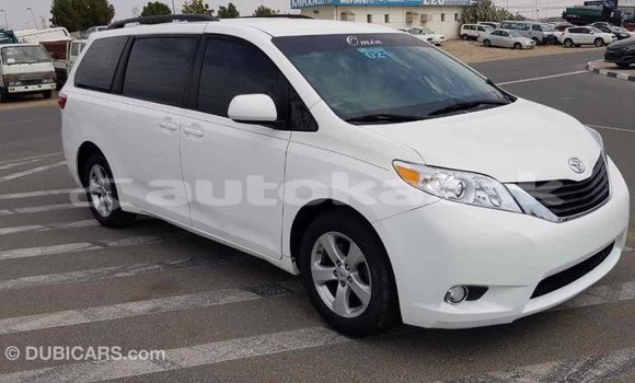 Buy Import Toyota Sienna White Car in Import - Dubai in Akmecet Buy Import Toyota Sienna White Car in Import - Dubai in Akmecet