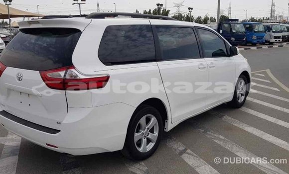 Buy Import Toyota Sienna White Car in Import - Dubai in Akmecet Buy Import Toyota Sienna White Car in Import - Dubai in Akmecet