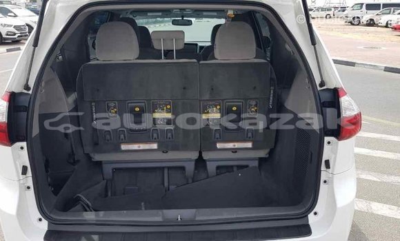 Buy Import Toyota Sienna White Car in Import - Dubai in Akmecet Buy Import Toyota Sienna White Car in Import - Dubai in Akmecet