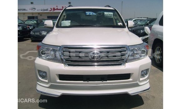 Buy Import Toyota Land Cruiser White Car in Import - Dubai in Akmecet Buy Import Toyota Land Cruiser White Car in Import - Dubai in Akmecet