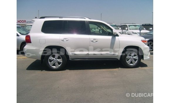 Buy Import Toyota Land Cruiser White Car in Import - Dubai in Akmecet Buy Import Toyota Land Cruiser White Car in Import - Dubai in Akmecet