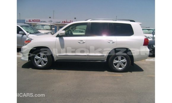 Buy Import Toyota Land Cruiser White Car in Import - Dubai in Akmecet Buy Import Toyota Land Cruiser White Car in Import - Dubai in Akmecet