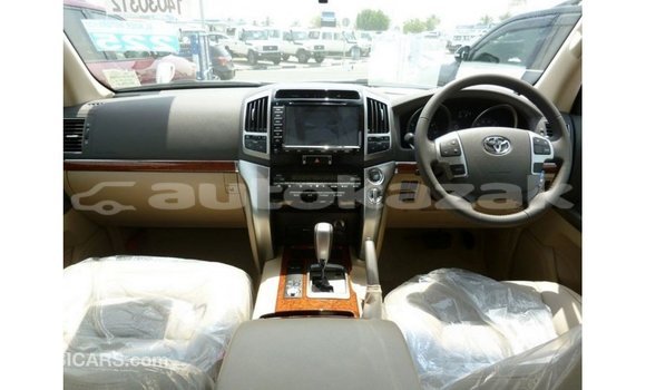 Buy Import Toyota Land Cruiser White Car in Import - Dubai in Akmecet Buy Import Toyota Land Cruiser White Car in Import - Dubai in Akmecet