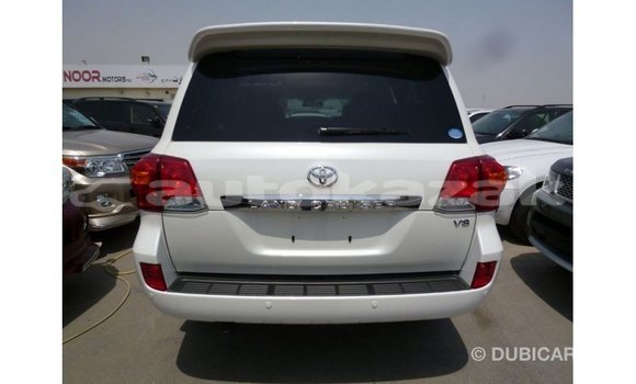 Buy Import Toyota Land Cruiser White Car in Import - Dubai in Akmecet Buy Import Toyota Land Cruiser White Car in Import - Dubai in Akmecet