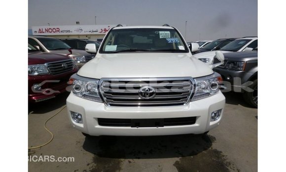 Buy Import Toyota Land Cruiser White Car in Import - Dubai in Akmecet Buy Import Toyota Land Cruiser White Car in Import - Dubai in Akmecet