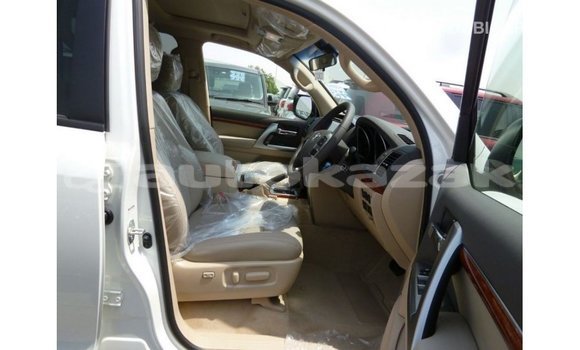 Buy Import Toyota Land Cruiser White Car in Import - Dubai in Akmecet Buy Import Toyota Land Cruiser White Car in Import - Dubai in Akmecet