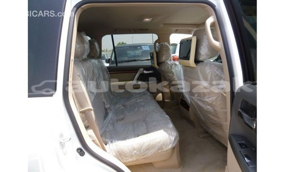 Buy Import Toyota Land Cruiser White Car in Import - Dubai in Akmecet Buy Import Toyota Land Cruiser White Car in Import - Dubai in Akmecet
