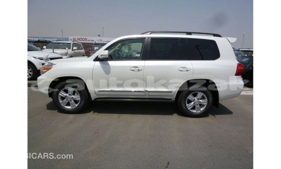 Buy Import Toyota Land Cruiser White Car in Import - Dubai in Akmecet Buy Import Toyota Land Cruiser White Car in Import - Dubai in Akmecet