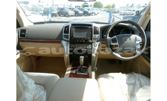 Buy Import Toyota Land Cruiser White Car in Import - Dubai in Akmecet Buy Import Toyota Land Cruiser White Car in Import - Dubai in Akmecet
