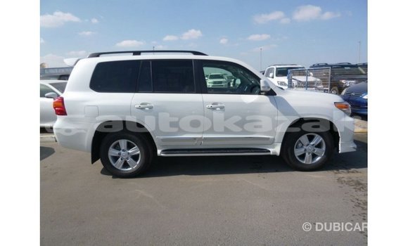 Buy Import Toyota Land Cruiser White Car in Import - Dubai in Akmecet Buy Import Toyota Land Cruiser White Car in Import - Dubai in Akmecet