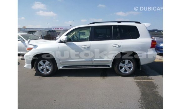 Buy Import Toyota Land Cruiser White Car in Import - Dubai in Akmecet Buy Import Toyota Land Cruiser White Car in Import - Dubai in Akmecet