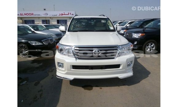 Buy Import Toyota Land Cruiser White Car in Import - Dubai in Akmecet Buy Import Toyota Land Cruiser White Car in Import - Dubai in Akmecet