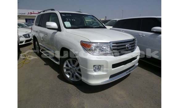 Buy Import Toyota Land Cruiser White Car in Import - Dubai in Akmecet Buy Import Toyota Land Cruiser White Car in Import - Dubai in Akmecet