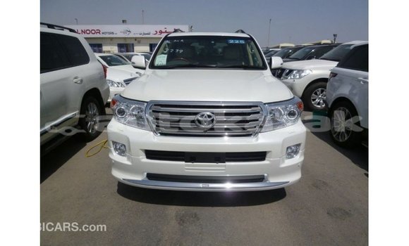Buy Import Toyota Land Cruiser White Car in Import - Dubai in Akmecet Buy Import Toyota Land Cruiser White Car in Import - Dubai in Akmecet