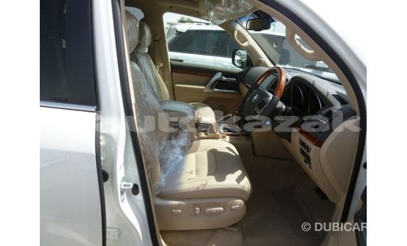 Buy Import Toyota Land Cruiser White Car in Import - Dubai in Akmecet Buy Import Toyota Land Cruiser White Car in Import - Dubai in Akmecet