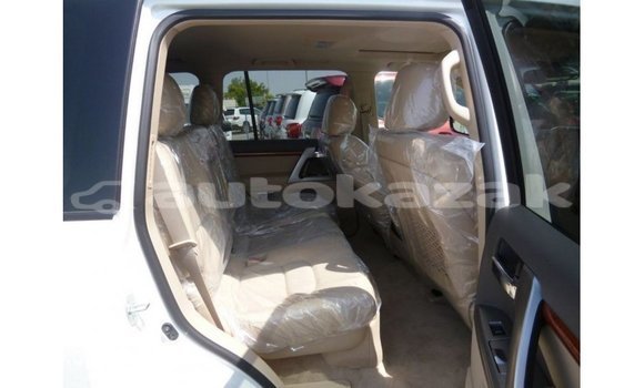 Buy Import Toyota Land Cruiser White Car in Import - Dubai in Akmecet Buy Import Toyota Land Cruiser White Car in Import - Dubai in Akmecet