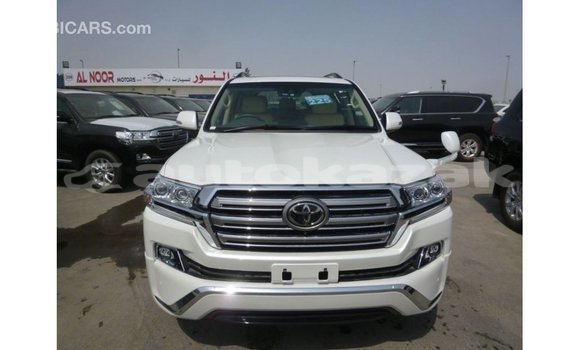 Buy Import Toyota Land Cruiser White Car in Import - Dubai in Akmecet Buy Import Toyota Land Cruiser White Car in Import - Dubai in Akmecet