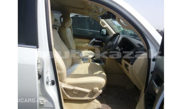 Buy Import Toyota Land Cruiser White Car in Import - Dubai in Akmecet Buy Import Toyota Land Cruiser White Car in Import - Dubai in Akmecet