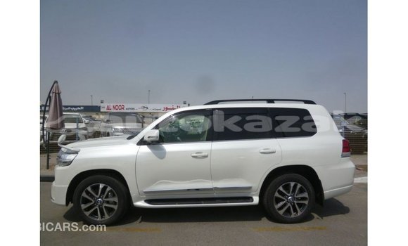 Buy Import Toyota Land Cruiser White Car in Import - Dubai in Akmecet Buy Import Toyota Land Cruiser White Car in Import - Dubai in Akmecet
