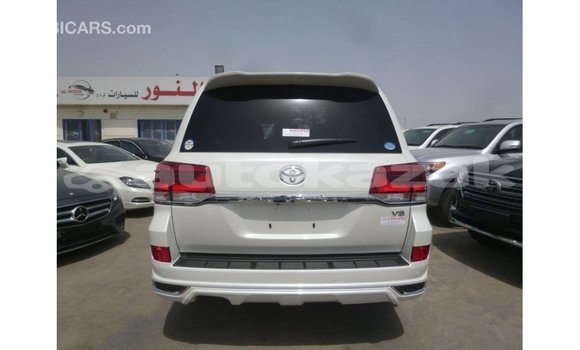 Buy Import Toyota Land Cruiser White Car in Import - Dubai in Akmecet Buy Import Toyota Land Cruiser White Car in Import - Dubai in Akmecet