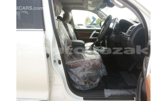 Buy Import Toyota Land Cruiser White Car in Import - Dubai in Akmecet Buy Import Toyota Land Cruiser White Car in Import - Dubai in Akmecet