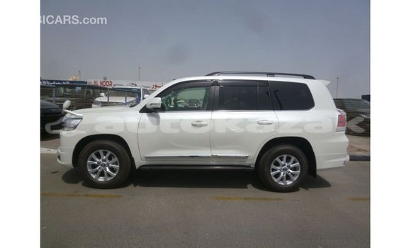 Buy Import Toyota Land Cruiser White Car in Import - Dubai in Akmecet Buy Import Toyota Land Cruiser White Car in Import - Dubai in Akmecet