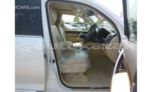 Buy Import Toyota Land Cruiser White Car in Import - Dubai in Akmecet Buy Import Toyota Land Cruiser White Car in Import - Dubai in Akmecet