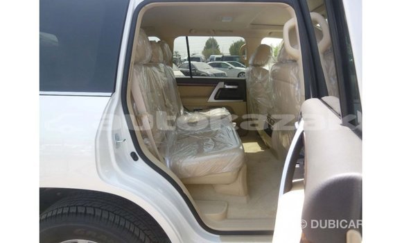 Buy Import Toyota Land Cruiser White Car in Import - Dubai in Akmecet Buy Import Toyota Land Cruiser White Car in Import - Dubai in Akmecet