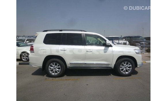 Buy Import Toyota Land Cruiser White Car in Import - Dubai in Akmecet Buy Import Toyota Land Cruiser White Car in Import - Dubai in Akmecet