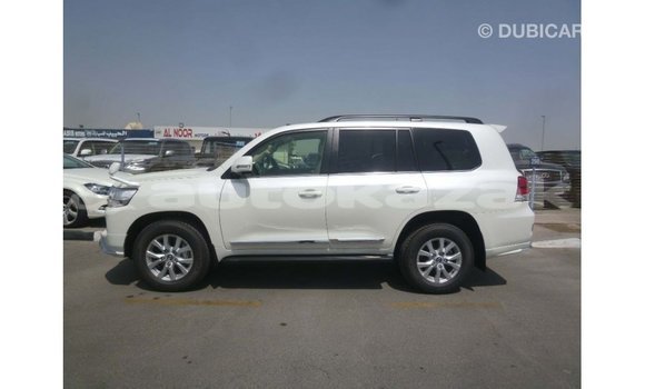 Buy Import Toyota Land Cruiser White Car in Import - Dubai in Akmecet Buy Import Toyota Land Cruiser White Car in Import - Dubai in Akmecet