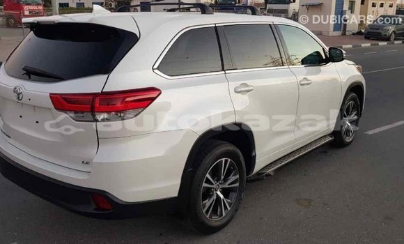 Buy Import Toyota Highlander White Car in Import - Dubai in Akmecet Buy Import Toyota Highlander White Car in Import - Dubai in Akmecet